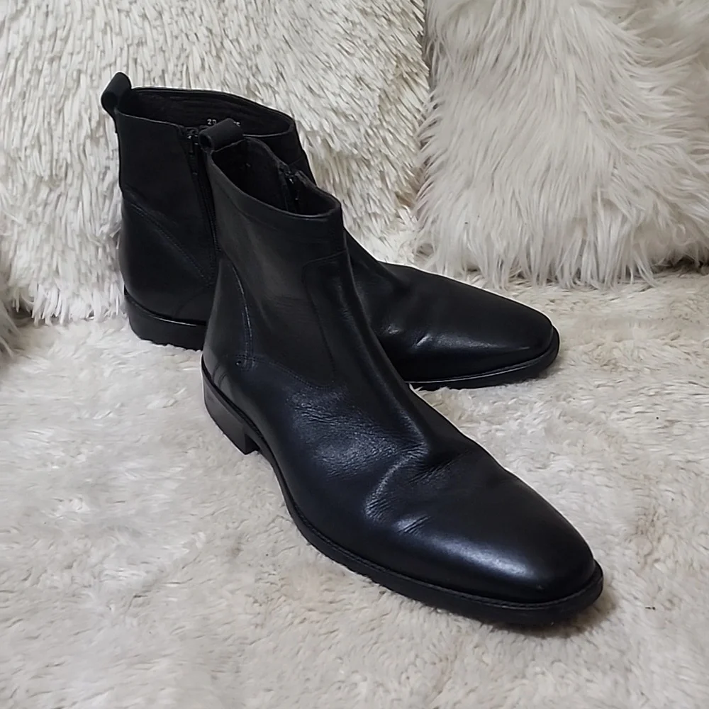 Johnston & Murphy Black Leather Chelsea Boots